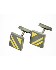 18K GOLD AND TITANIUM CUFFLINKS  