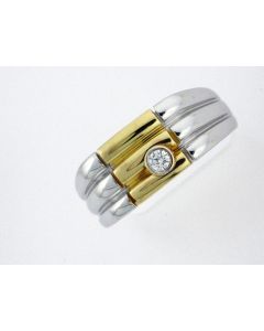 18K GOLD AND DIAMOND GENTS RING. 22837146