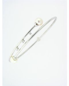 18 K White Gold Bangle with Pearls 40010115 