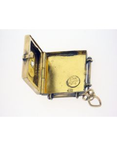14 K Gold Vintage European Square Locket 60914900